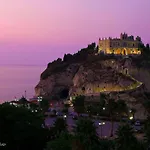 Dimora Poseidon Bed & Breakfast Tropea