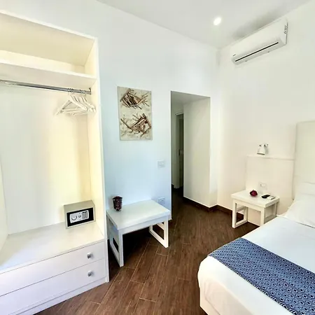 לינה וארוחת בוקר Dimora Poseidon 4*