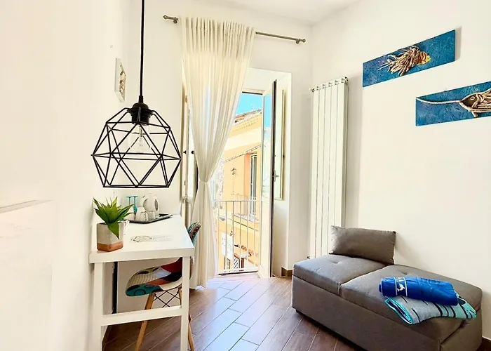 Dimora Poseidon 4* טרופאה